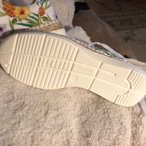 Free People shoes - Picture 3 of 4